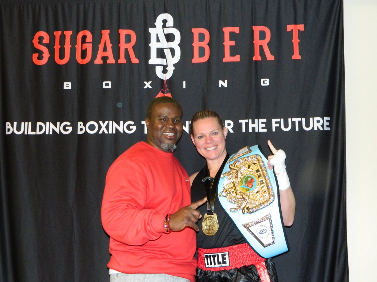 sugarbertboxing's tweet photo. Our day 1 partner @titleboxing always supplies 🔥🔥🔥belts for our tournaments and continues to produce top-notch boxing gloves and equipment. If you’re in need of something new, check out their website #SBBPxTitle #TitleFamily https://t.co/DGgiMkm8Gb