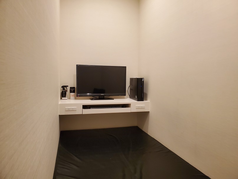 ট ইট র Gran Cyber Cafe B Gus 公式 新宿店 Web予約限定でテレワークプラン受付中 Webカメラ無料貸出 プリンター Wi Fiなど充実した設備環境を整えております 完全個室でプライベートな空間をお過ごし下さい 予約はこちら T Co