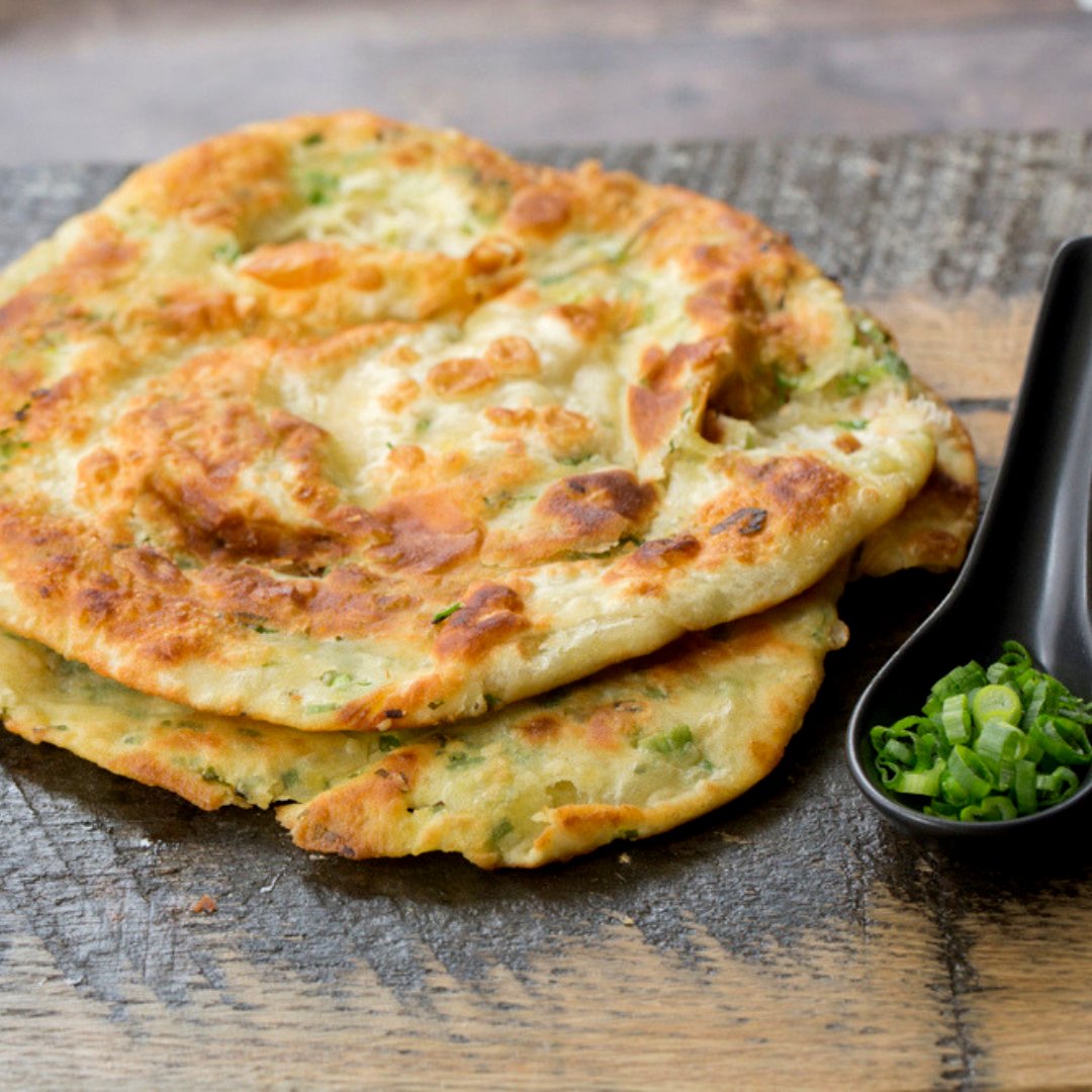 Nevermind the breadmaking! 
We use just flour and water to make our dough. Then, let’s turn it into the Crispy Scallion Pancakes. This class is wonderful for adults and kids: join as a household! Saturday, July 11, $15 Link in bio to sign up.
.
.
.
. 
#livestreamcookingclass #l