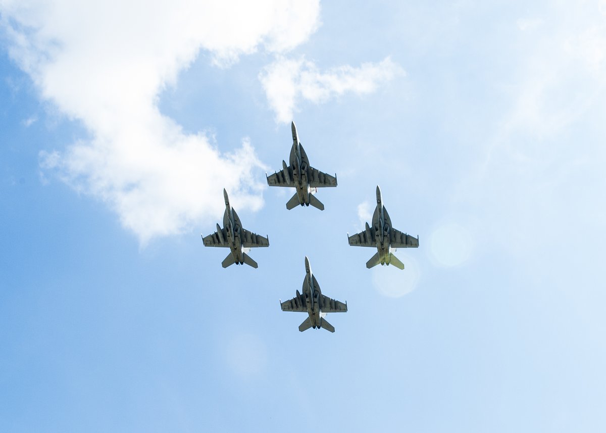 defpostmedia's tweet photo. #NASOceana F/A-18 #SuperHornet squadrons return from historic deployment aboard USS Theodore Roosevelt. #CVN71 #VFA31 #VFA87 @TheRealCVN71 @nas_oceana

https://t.co/w1W0ZvdXQg https://t.co/iWP5fjyogX