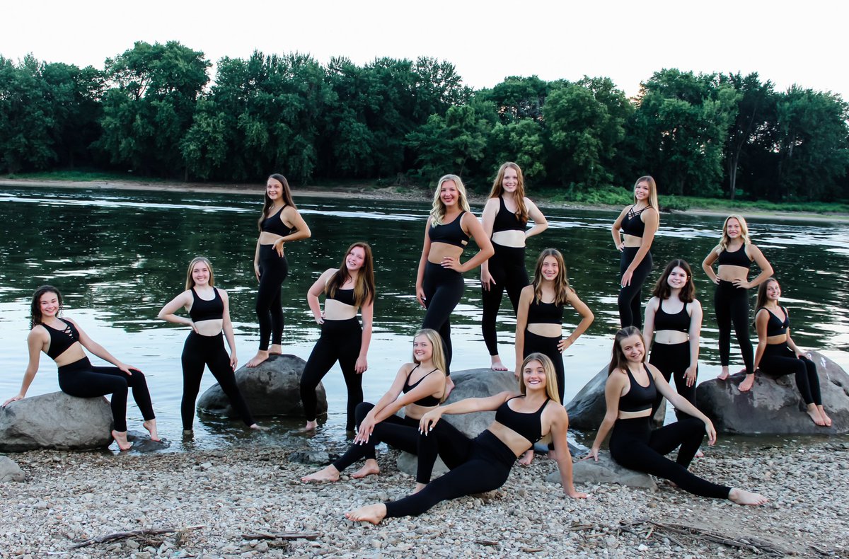 Morris Varsity Poms tweet media