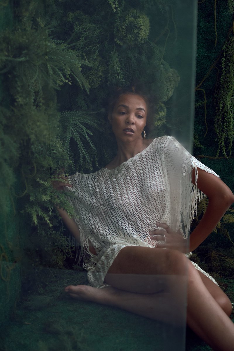 kihmberlie's tweet photo. I built a giant terrarium in my guest room, modeled and photographed myself...at home...for GALORE MAGAZINE! https://t.co/Qu4nbxEYQG