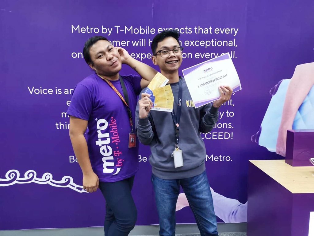 LRSUlrich's tweet photo. You helped me find my VOICE back on the days I was almost giving up and thinking that I already lost it. I am and I will always be grateful. HAPPY HAPPY BIRTHDAY TO MY MOST FABULOUS SUPERVISOR!! 🎉🙌 💜 @mikelicious09 https://t.co/rHXH8lIKKC