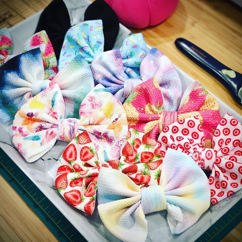 I LIKE BIG BOWS AND I CAN NOT LIE! Yaβll other motherβs canβt deny, when a baby walks in with a itty bitty nose and a BIG BOW in your face you get...π€ well, you just think itβs super cute!!! Check out our #etsyshop @livevaccarously for new additions: https://t.co/W9otqLTJos https://t.co/nFkn91gjry