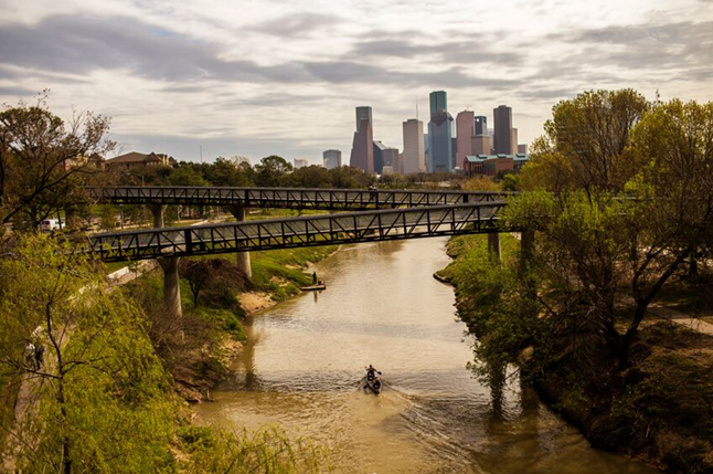 attheallen's tweet photo. This legendary park will ALWAYS be one of Houston's greatest treasures...and it's right across from your future home at The Allen! π·: @BuffaloBayou #walkingwednesday #infinitebackyard #theAllensBackyard #ResidencesAtTheAllen #newtohouston #buffalobayou #buffalobayoupark https://t.co/GzVnMRZuBj