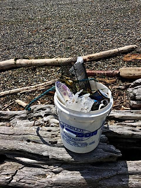 KreggJorgenson's tweet photo. Did a 90-minute beach and tidal area clean up along Puget Sound today. Retrieved two buckets of trash and far too many plastic products that came in with the tide. Found a dad sea bird next to fireworks debris as well. Please don't litter. #RandomActsOfCleanUp https://t.co/dkqlbZFc6K