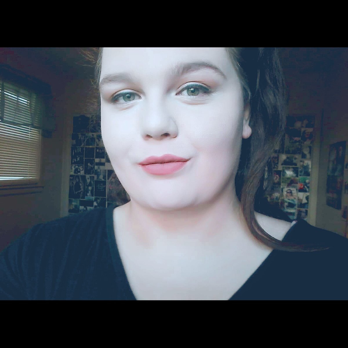 Kaitlinj161's tweet photo. With the lights out, it's less dangerous
Here we are now, entertain us
I feel stupid and contagious
Here we are now, entertain us 💛

#smellsliketeenspirit #thinkupanger #maliaj #thegallows https://t.co/Vmj6Vg6Szj