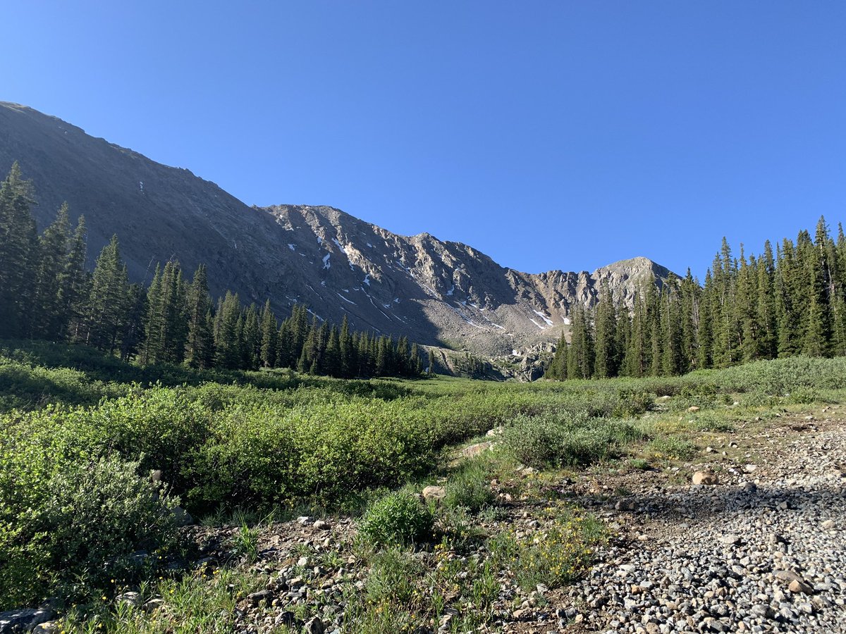 Arapahoe_Basin's tweet photo. East Wall views are just as good in the summer time. #ABasin #LetsLegend #Summertime #highalpineadventures https://t.co/H2mrzjrKsI