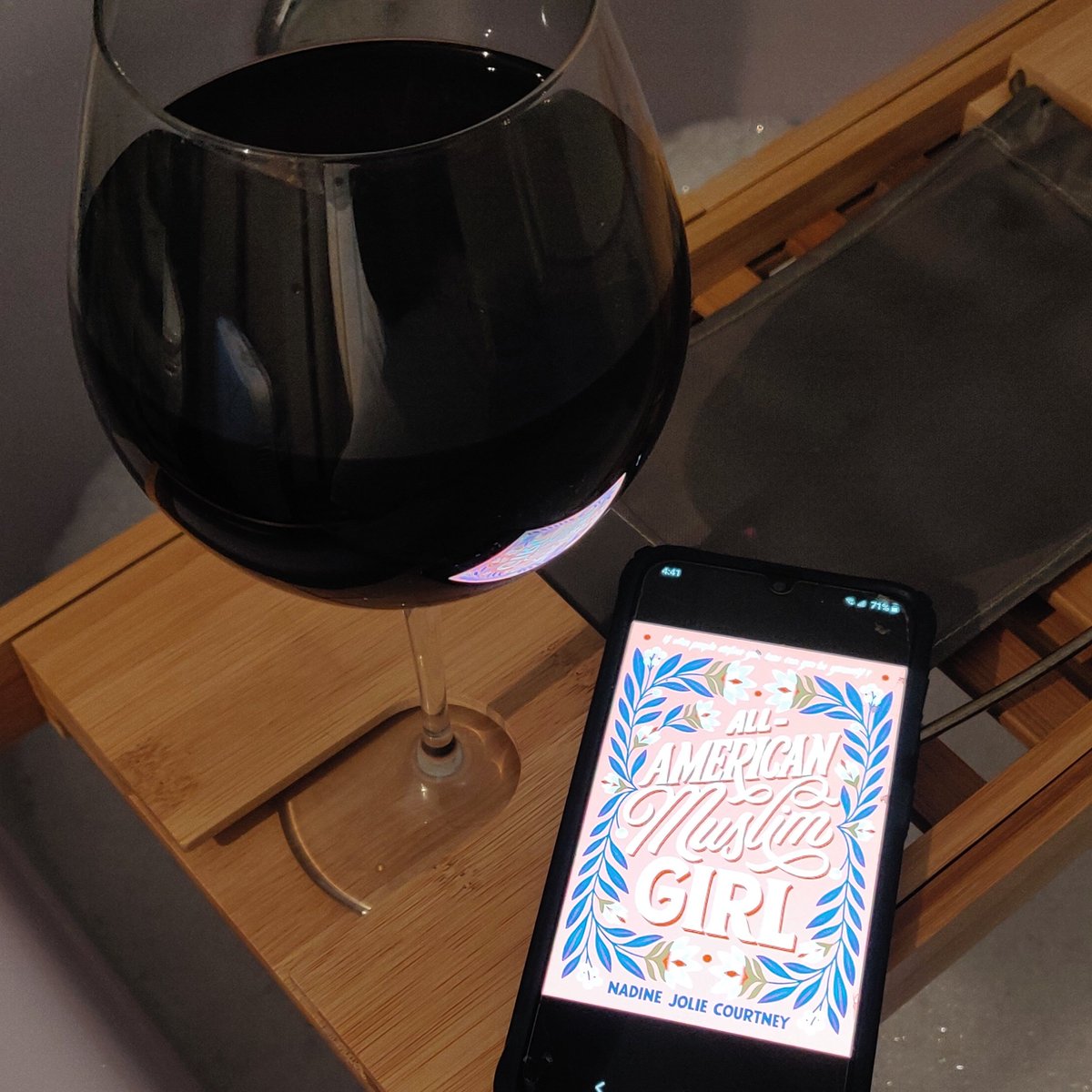 kathytrithardt's tweet photo. I couldn't pick what to feature for my #weeklytradition so here is everything I am reading right now.
Phoenix Extravagant
A Curse So Dark and Lonely
All-American Muslim Girl
Me and White Supremacy
... and a half bottle of Merlot that looks extra large at this angle. 🍷 https://t.co/livJBAnTy7