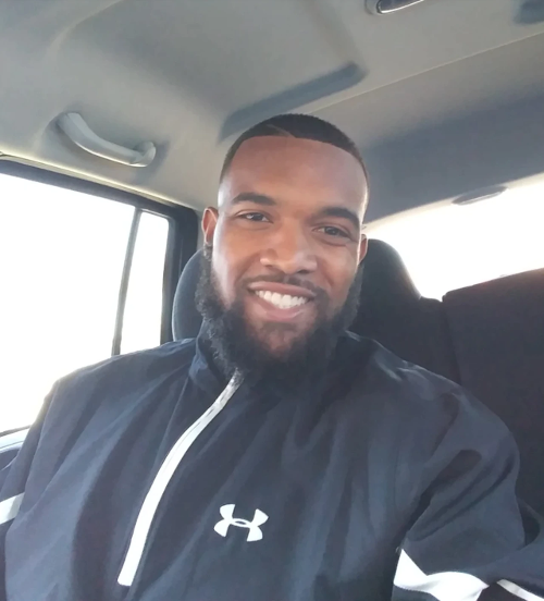 TheYBF's tweet photo. #HEROBAE: Former Wide Receiver Makes Catch Of A Lifetime When He Saves 3-Year-Old Boy Thrown From Burning Building https://t.co/R0o5BuJ0Bl https://t.co/pwk9Sa3Esf