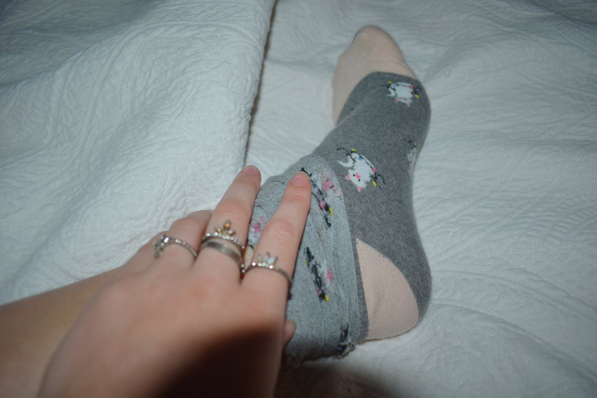 PrincessLoves__'s tweet photo. I have such pretty feet☺️DM me to buy! I verify &amp; send samples:) if you want something besides feet... don’t be shy😘 #Feetfettish #feetpicturesforsale #feet #footpad #footpicturesforsale #buyingfeetpics #buypics #footfettish #toepic #sellnudes #nudes #buynudes #buypics #sellpics https://t.co/Hf9iVTFo9R