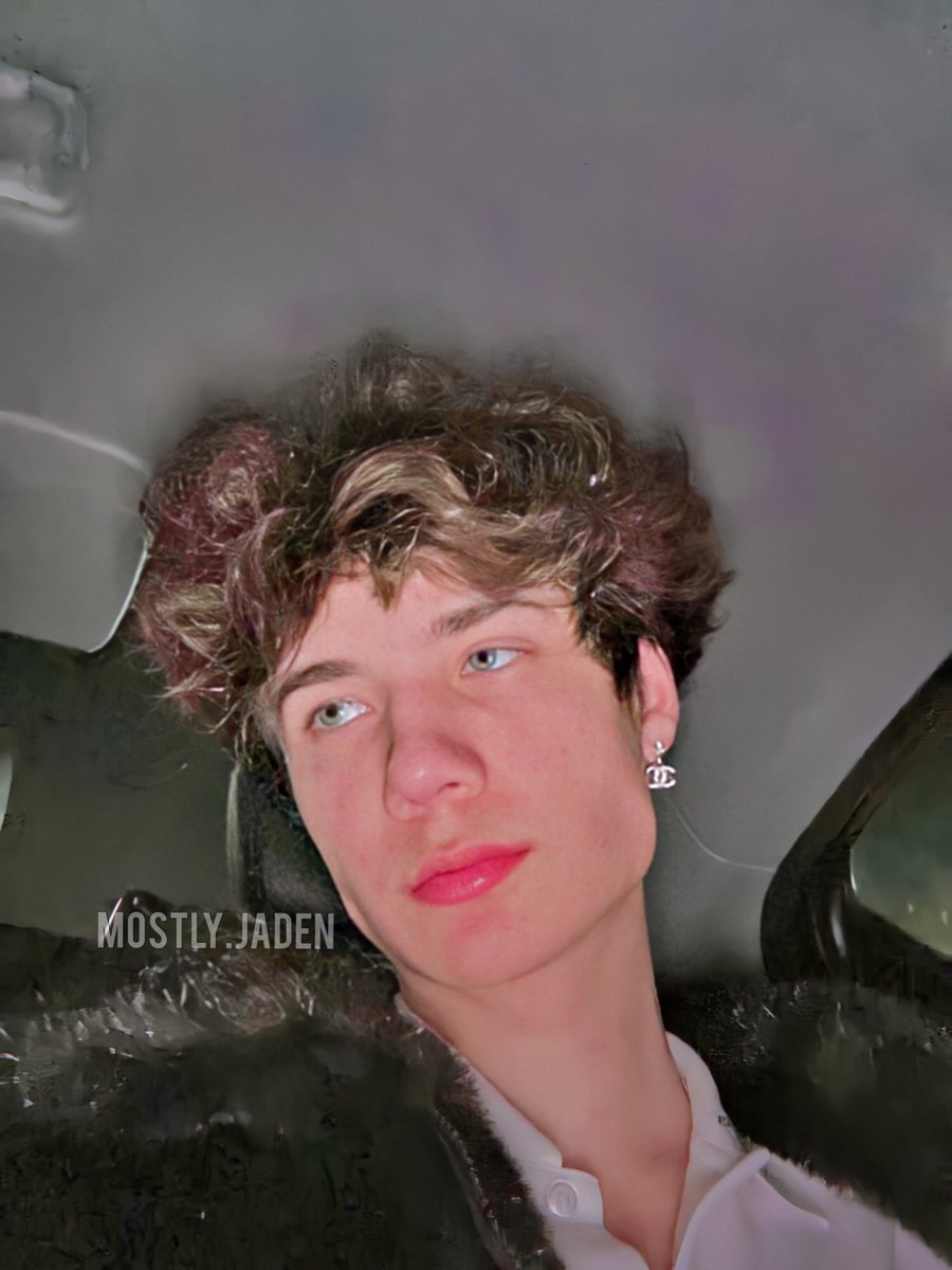 foreverjxdn_'s tweet image. he’s so cute I can’t😭💓 also follow my ig if you haven’t mostly.jaden💓