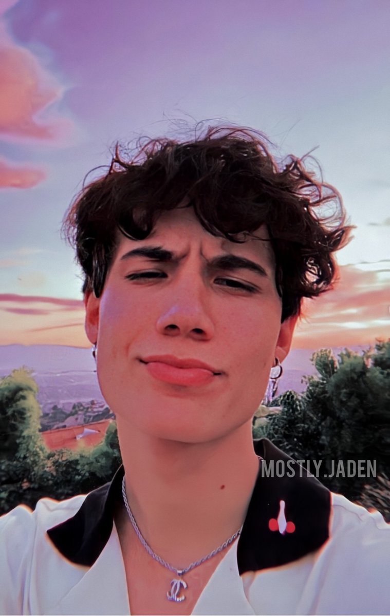 foreverjxdn_'s tweet image. he’s so cute I can’t😭💓 also follow my ig if you haven’t mostly.jaden💓