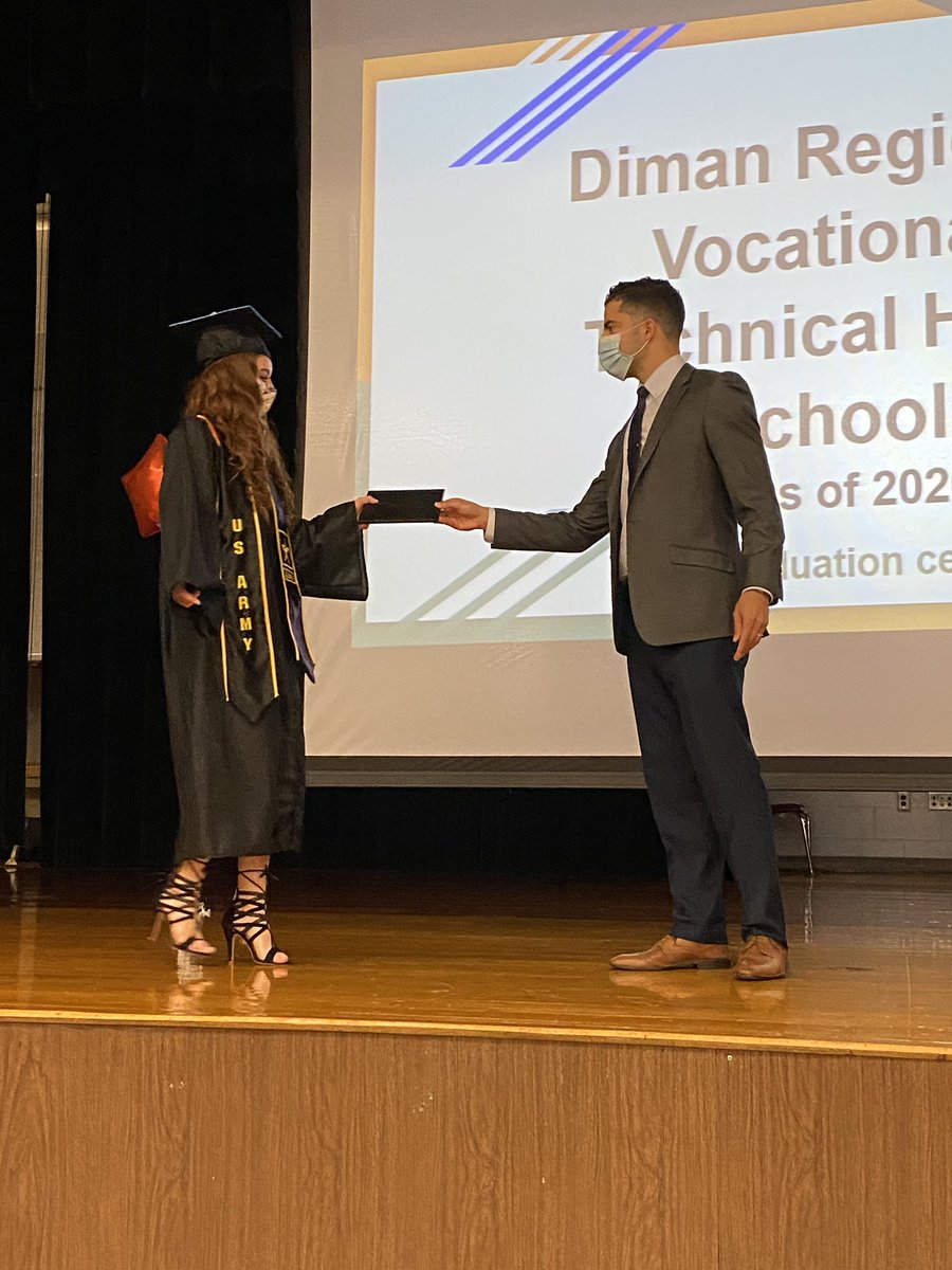 dimanbengals's tweet photo. We will never leave any student behind, EVER! Tonight we held an early graduation for our Class of 2020 seniors who are leaving early for the military and college!! These students exemplify what it means to be #DimanStrong !!! #USArmyStrong https://t.co/x2JJfPL1vd