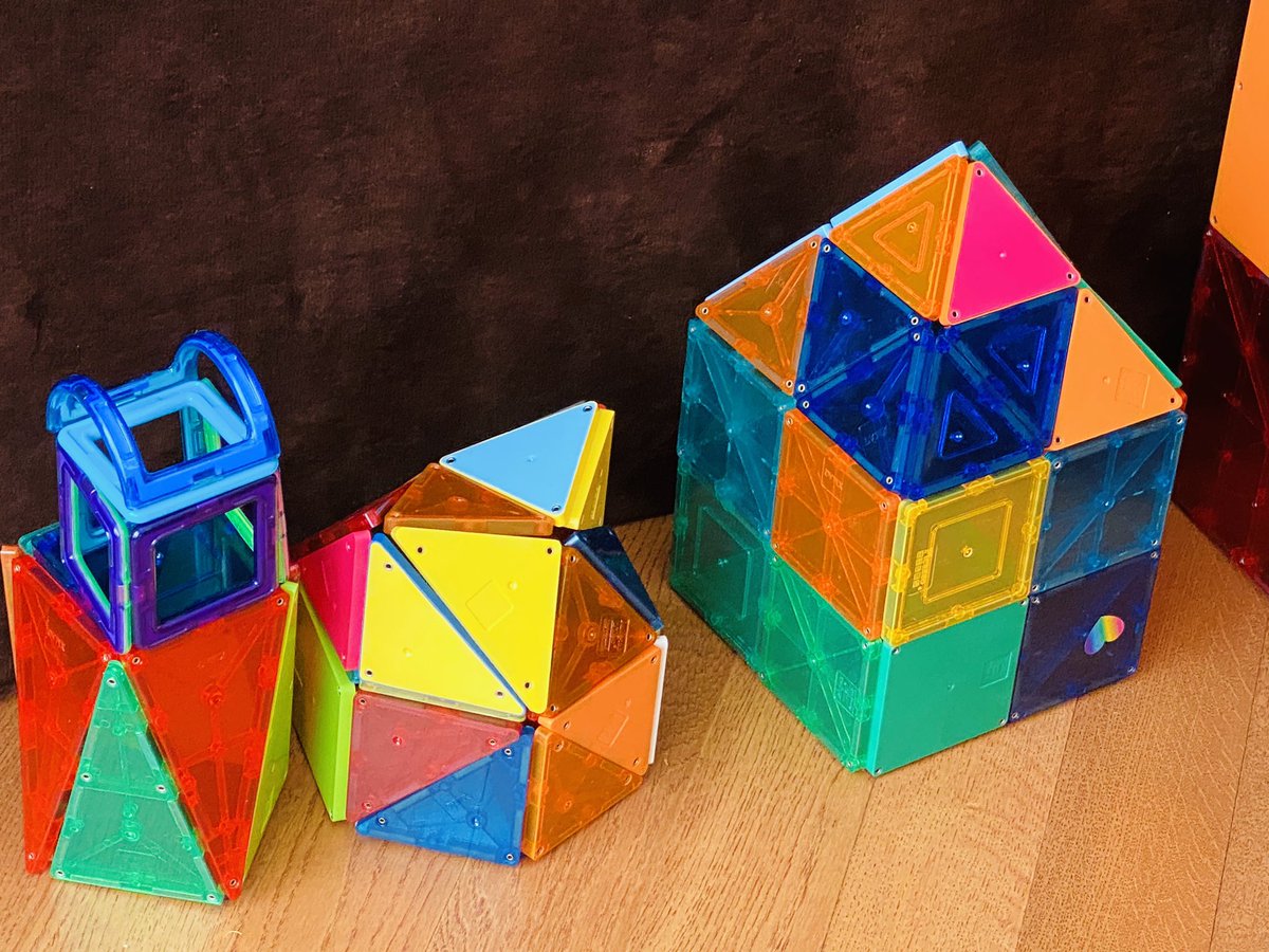 reemakonkimalla's tweet photo. Creating structures inspired by CPL Summer Learning 2020 Building Stories .. #CPLKids @chipublib https://t.co/pdDwuhKUvn