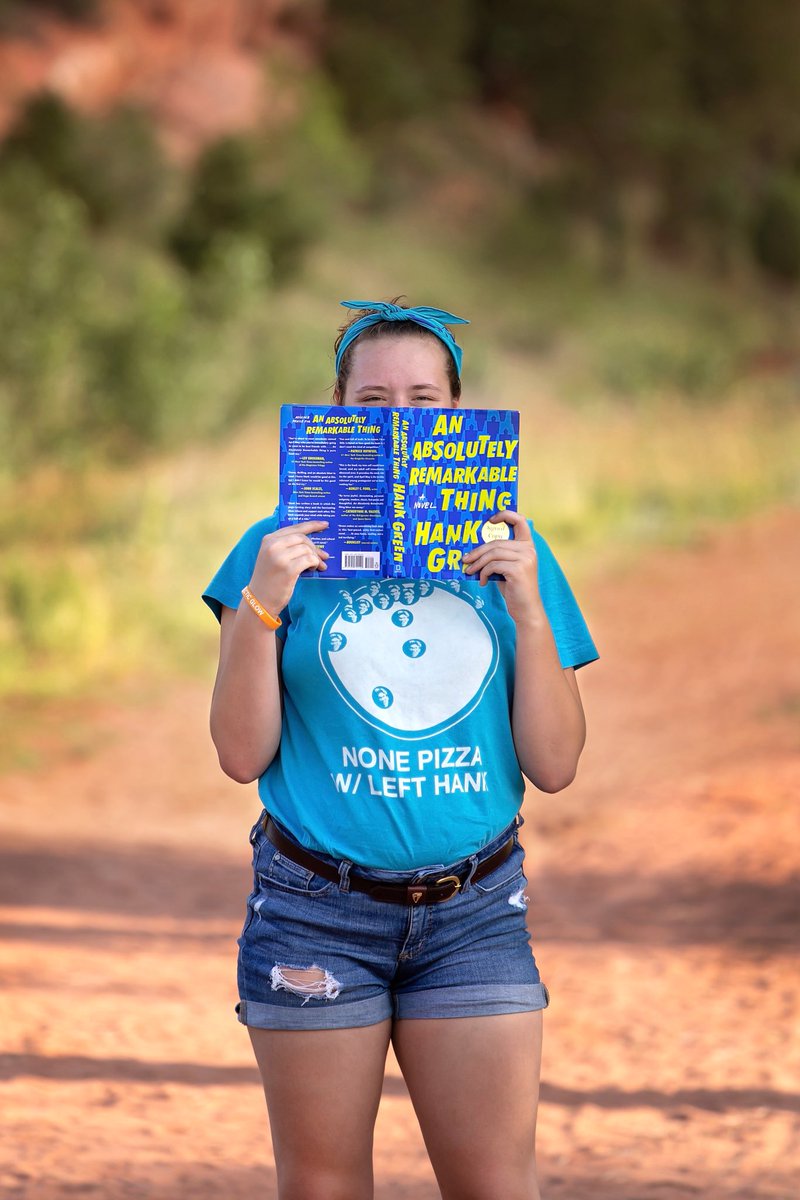 kimmykimmie4's tweet image. In celebration of hanks new book I did a photo shoot! #hankgreen #pibles #piples #dftba #nerdfighter @hankgreen