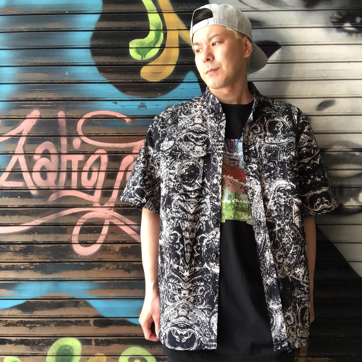 TAKE_C1114's tweet photo. Today coordinate📡
#leflah #leflahokinawa #leflah沖縄 #coordinate #コーディネート #ファッション #ストリート #style #スタイリング #オシャレ #mensfashion　#nfashion #teeshirt #snapbackcap #shirt #paisley https://t.co/71YxyAUtYa