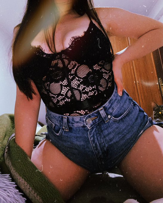 Do you like black?🖤 https://t.co/b8epxmKxaJ<a href="/tag/nuevafotodeperfil"class="tags"><span>#nuevafotodeperfil</span></a>