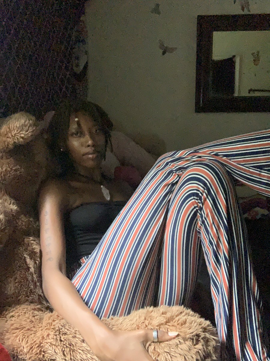 ImBackandItsUp's tweet photo. I’ve been waiting on you.🔮📿 *Peep the Ankh* 🌬
#ModelPreneur IG: @ Lvng.lvdly https://t.co/m3VSVw4La7 https://t.co/wOOpP29nKH