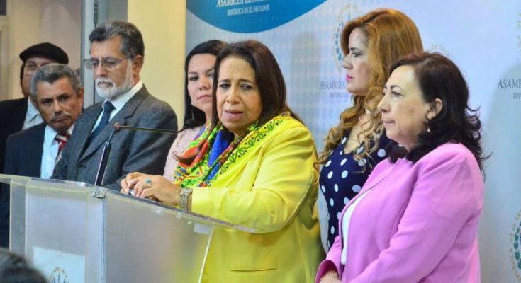 ultimahsv's tweet photo. #ClasePolítica | FMLN no se ha pronunciado por la actuación de Rodolfo Parker ante la masacre de los jesuitas

Nota completa: https://t.co/4Cly2iUDBH https://t.co/oWONl2DV7Z