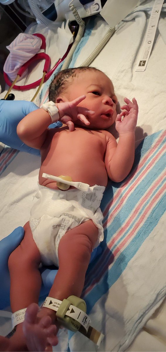 _nakiaaa_'s tweet photo. after 3 long days of inducing, he’s finally here😭 i’m a mommy now🥺💙 https://t.co/7Y4qzVXYbt