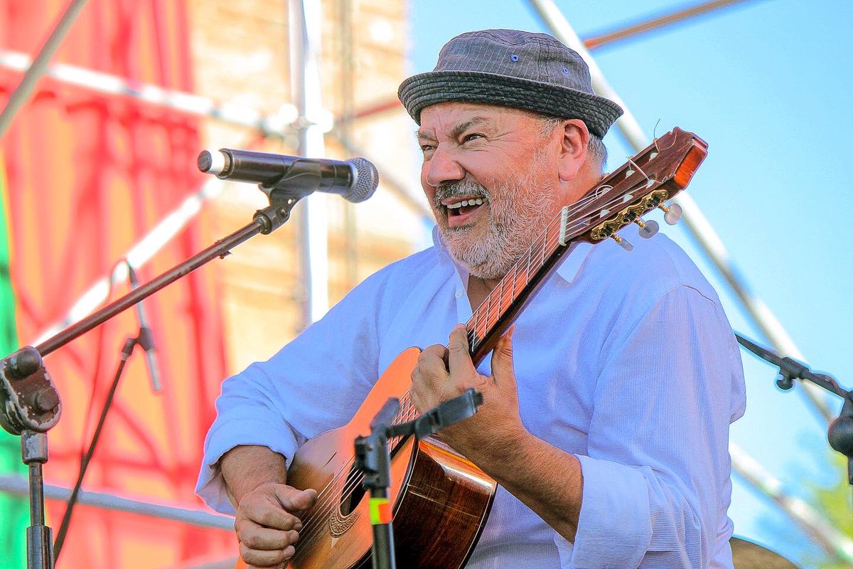 Es uno de los compositores chilenos más influyentes en la música popular de nuestro país. Saludamos a Horacio Salinas, muy feliz cumpleaños 🙏🏼. Felicidades a la familia Inti Illimani Histórico.

Fotos: <a href="/intihistorico/">Inti Histórico</a> en <a href="/WomadChile/">WOMAD Chile</a>. fotorock.cl