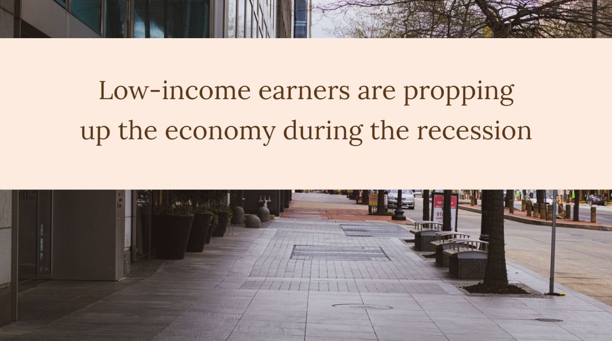 Interesting findings... "While high-income earners tightened their purse strings and “completely retreated” as the coronavirus swept through the country, people earning less than $65,000 a year did the opposite." bit.ly/3e2hiqt #economy #spending #COVID19australia