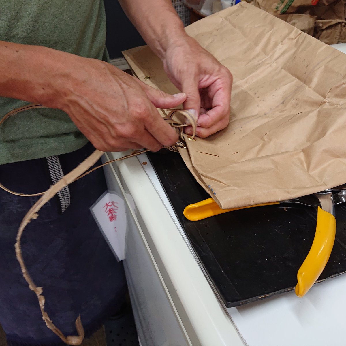 佐々木 亜弥 はぴごら 米袋をリメイクして バッグ製作 秋に開催予定のイベントの事前研修に行って来ました このバッグ かなり使えそうっ バッグ 米袋 リメイク