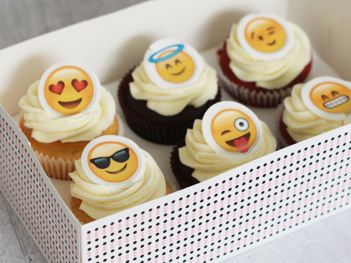 cupcake_queens's tweet photo. 😍 Takeaway Available + 😍 World Emoji Day next WEEK + 😍 Have you tried Triple Choc? - https://t.co/6gDrvAGUu5 https://t.co/aGiFyhhnt7