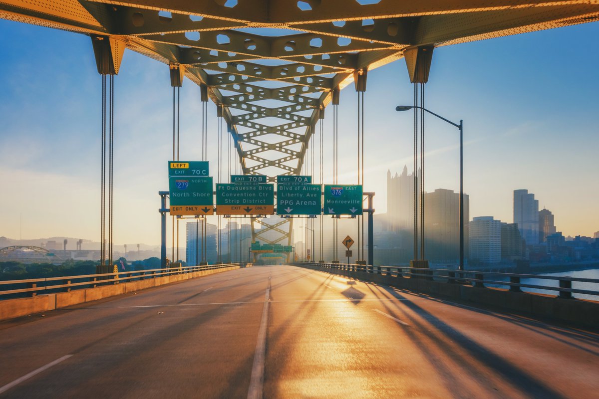 DaveDiCello's tweet photo. You know what the Ft. Pitt Bridge needs? A big ol' sign that says "WELCOME TO THE CITY OF CHAMPIONS". I mean, when you come through those tunnels, and BOOM, there's #Pittsburgh...doesn't get any better. Especially on a Sunday morning after a holiday, which is when I captured this https://t.co/N37YMbtD1s