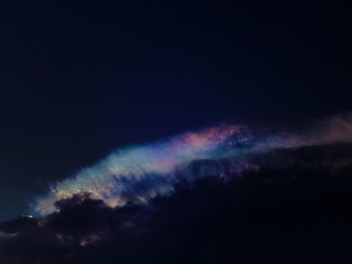 rapplerdotcom's tweet photo. Pretty clouds. 🥺🌈

LOOK: A netizen was able to capture beautiful iridescent clouds as seen from Divisoria, Santiago City, Isabela on Monday, July 6, 2020. Photos from Marc Gerome Gironella https://t.co/r7WJjrIi9P