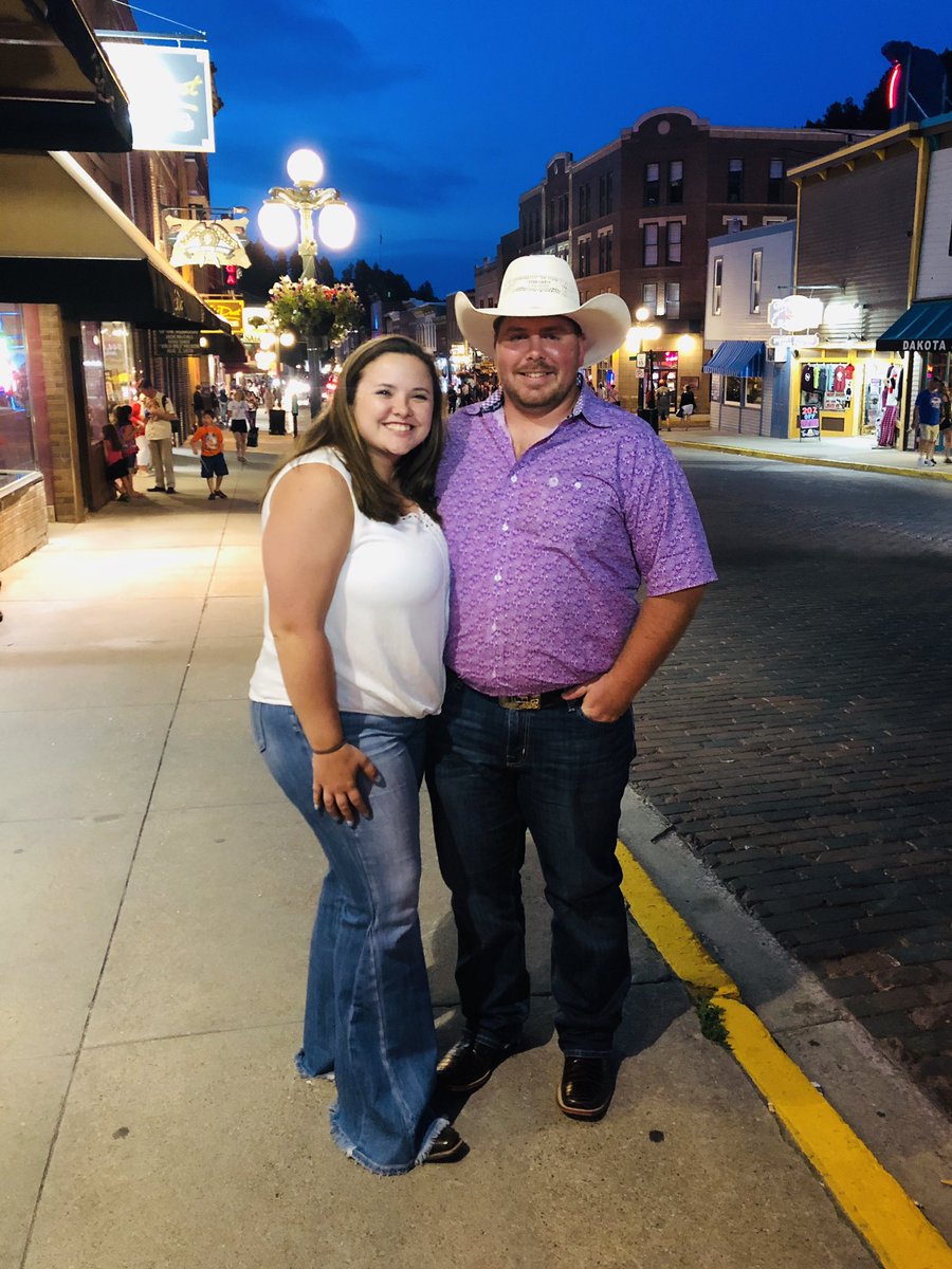 LexiSeuntjens's tweet photo. Happy Birthday to my favorite person! ❤️ couldn’t make it through the day without your daily dog videos and cow pics. 🥰😘 @kcrcattle https://t.co/fEN4htXH8v