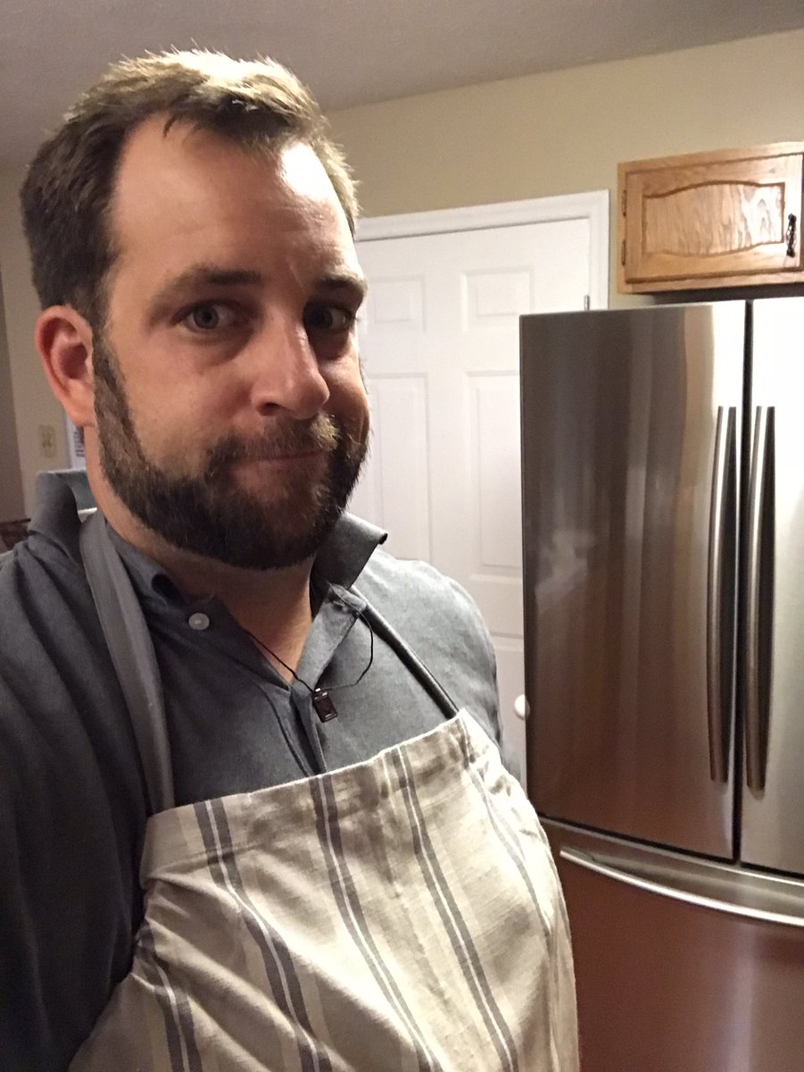 Davis_BodiePhD's tweet photo. Cooked and cleaned: 2 pork loins, 12 ears of corn, 20+ rolls, 4 in-laws, 5 children, and 1 happy wife. #hostwithmost #newapron https://t.co/WbDXQTrlkR
