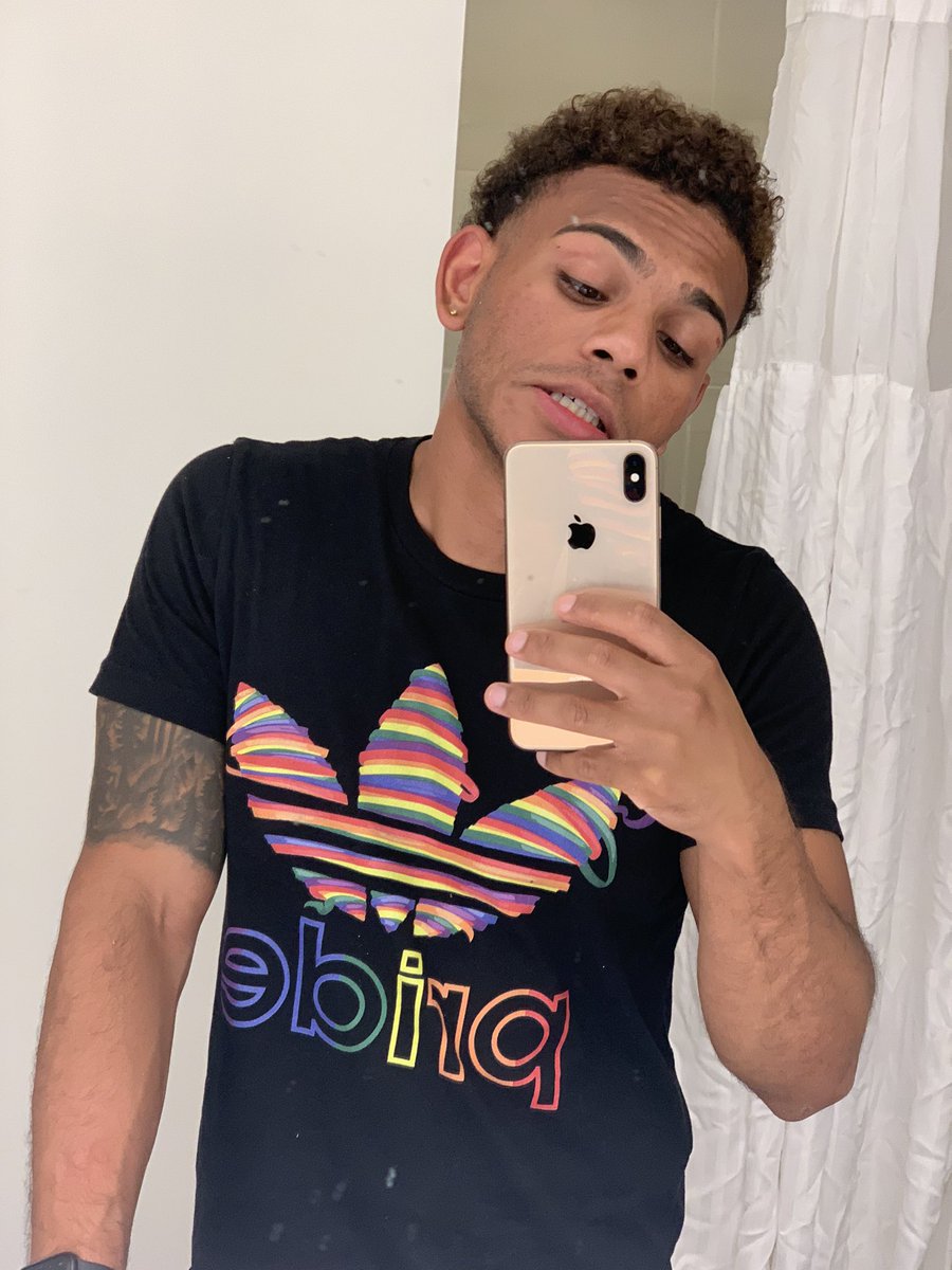 DerrickVan7's tweet photo. I miss when the world wasn’t shut down. But I’m making the best of it. 

#pride #gay #covid19 #gym #army #nurse #Orlando https://t.co/oCDRWDou4b