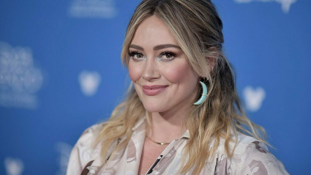 Fast_News_Lk's tweet photo. #fastnewslk #news #headlines #world news #us #health #politics

Hilary Duff shares photo of herself relaxing in the pool without her kids: 'This NEVER happens' | Fast News Lk
https://t.co/9Cq00YJXAb
Entertainment
July 09, 2020 at 06:32AM

Our other websites: … https://t.co/NlpUvNcBrU