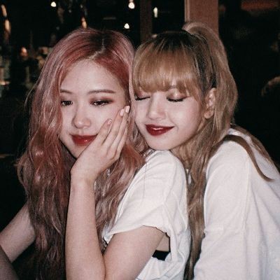 lisap4pi's tweet photo. I would love to have one of this girl's as my girlfriend or even maybe have a polyamory relationship with them both. 

If you're interested please DM me or like it here and I'll DM you. 

#kpoprp #krp #blackpinkrp https://t.co/tYyluWK9qQ