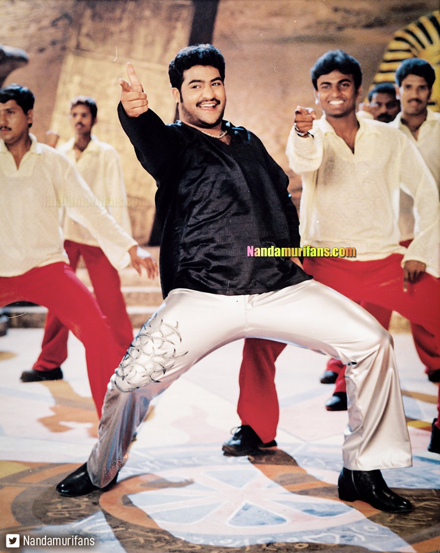 worldNTRfans's tweet photo. మన అభిమానులు అందరూ ఇప్పుడు కూడా గట్టిగా మొదలు పెడితే ఏదైనా సాధ్యమే ఇంకా సమయం చాలా ఉంది 💪🏼💥💥💥💥💥🔥 #17YearsForIHSimhadri @tarak9999 https://t.co/mCRcK8rJv7