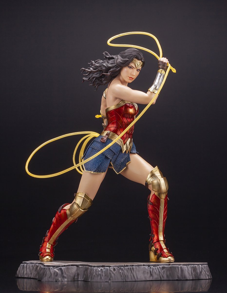 Standing at 1/6 scale with a total height of 250mm, this ARTFX 