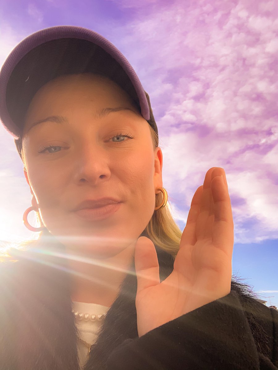 Something special dropping for you tomorrow, check out a little sneak peak via <a href="/triplejunearthd/">triple j Unearthed</a> ~ triplejunearthed.com/artist/lonely-… 💜📀✨

cc: 
<a href="/DiscoLonely/">Juliette Voisin☃</a> 🔮🔮