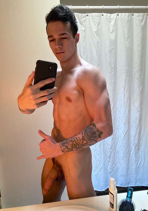 Shower time 💕 Hope everyone had a great hump day 😘 https://t.co/BZb5LhjGiF<a href="/tag/mvsales"class="tags"><span>#mvsales</span></a><a href="/tag/mvboys"class="tags"><span>#mvboys</span></a>