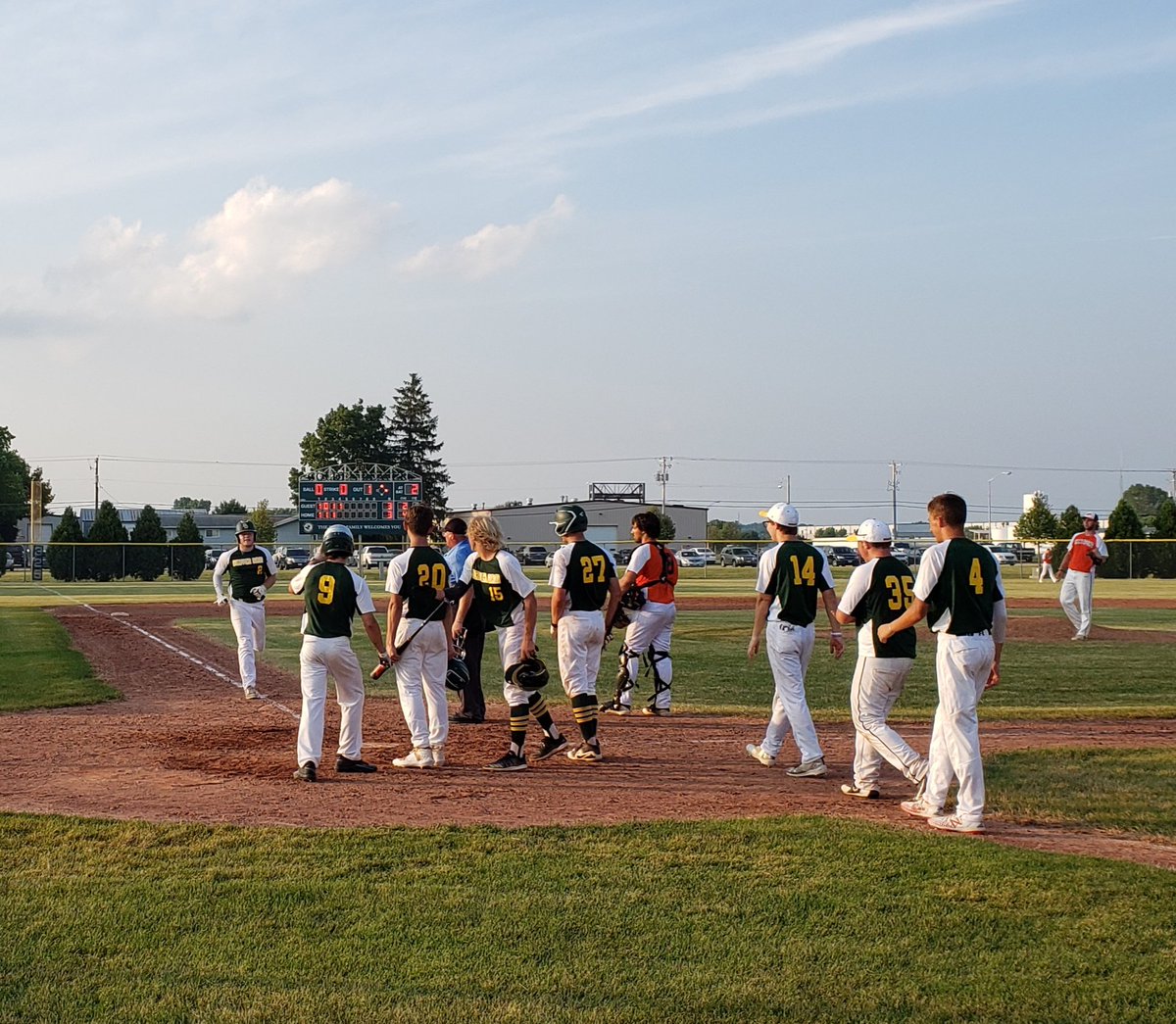 WadeBatesRadio's tweet photo. Never felt better to get out and cover real sports!   @BDBaseball123 https://t.co/526xWLEMPV