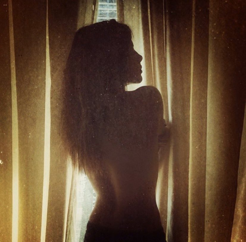 rlysaddevilguy's tweet photo. wow look at her .... hair https://t.co/bLFnk4ForE