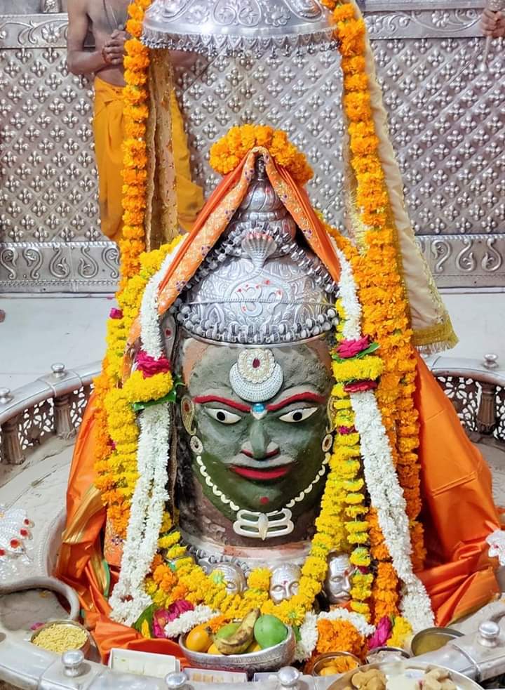 bjpanilfirojiya's tweet photo. 🙏🌹 🐍जय श्री महाकाल🐍 🌹🙏
श्री महाकालेश्वर ज्योतिर्लिंग जी का भस्म श्रंगार आरती दर्शन!।#9_7_2020_गुरुवार https://t.co/kndBLUx4BA