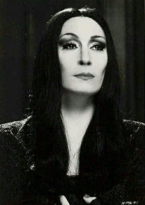 Happy birthday to our favorite Morticia Addams....the one and only ANJELICA HUSTON who turns 69 today 