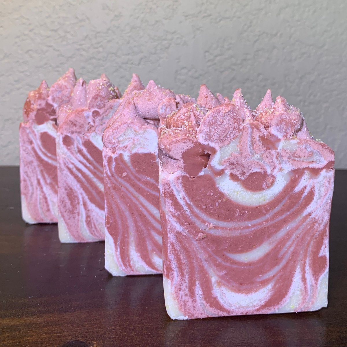 SoapingLollie's tweet photo. Rosemary Mint Roseclay
.
.
Coming Soon
.
https://t.co/qfuG7L1Y0U
.
.
#Soapingwithlollie #handmadesoap #smallbatchsoap #rogersarkansas #soapmaker #washup #healthysoap #naturalsoap #artisiansoaps #gifts #smallbusiness #giveback https://t.co/5nf5nYLY7K