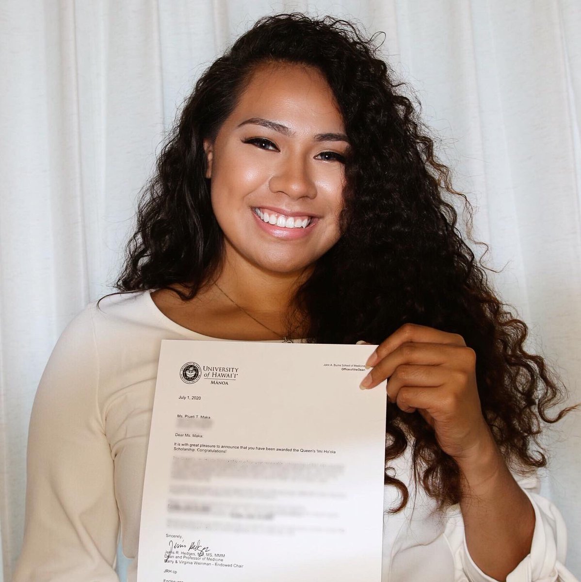 tuulelei's tweet photo. Not only is this tongan girl going to medical school but she got a 4 year, full-tuition, scholarship!!! So grateful to Queen’s Health Systems and I cannot wait to serve the people of Hawaii one day 💕 https://t.co/Fy8QV12auS