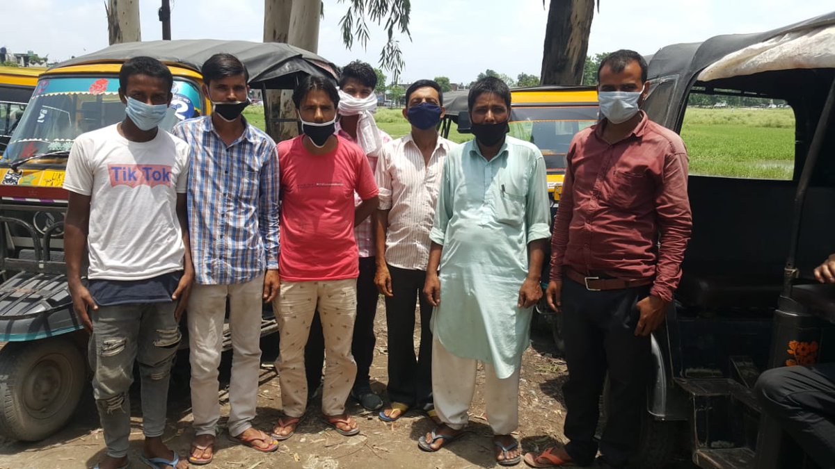 csctelelaw's tweet photo. Plv Bittu registering cases of beneficiers from auto stand gadarpur Sanjay nagar mahtosh district udhamsingh nagar.
#csctelelaw
@LalitBoraCSCUK
@Tele_Law https://t.co/vu0B73wDs0