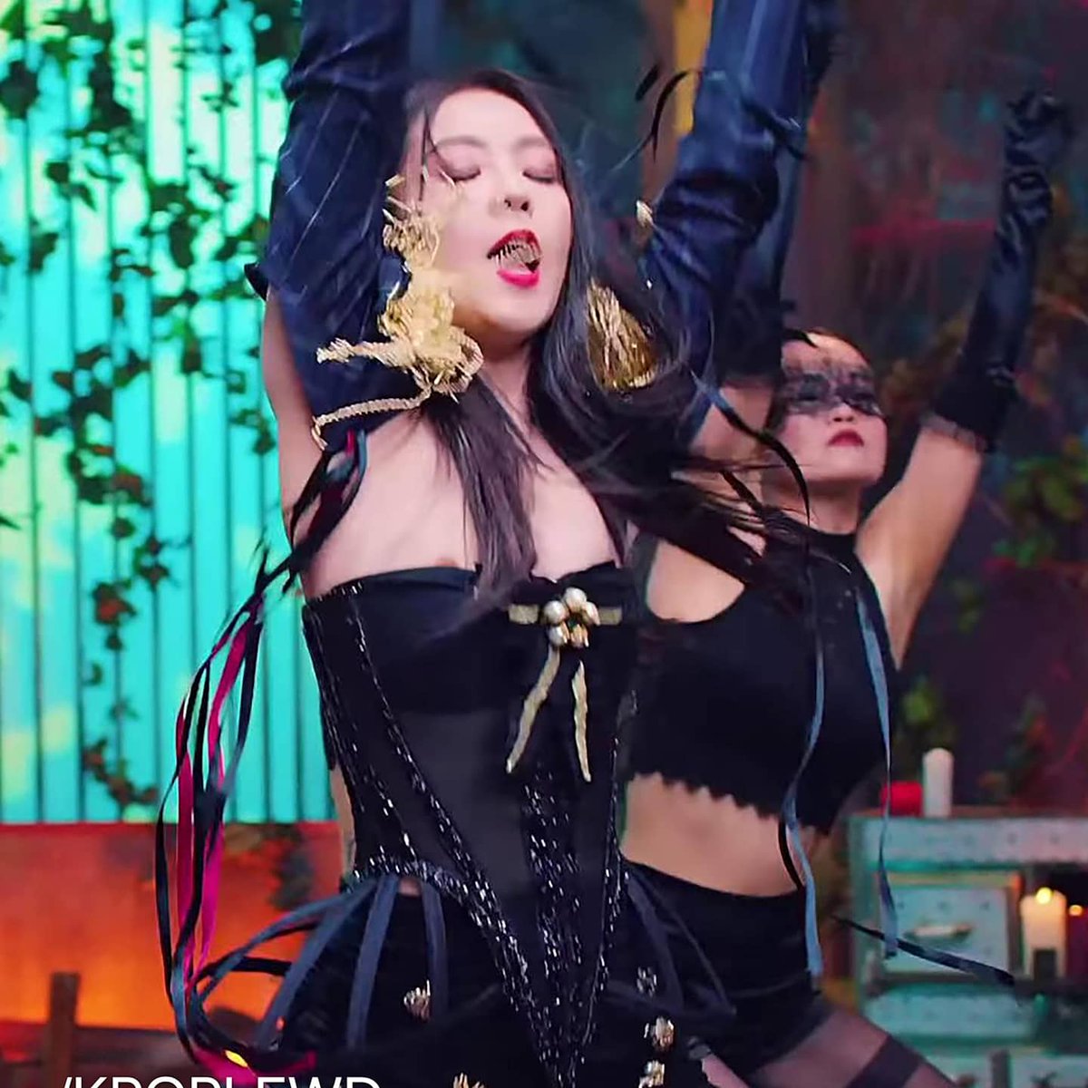 Wackae2's tweet photo. @RVsmtown #IRENE #아이린 Irene nip slip https://t.co/5Cv4AVWSBR