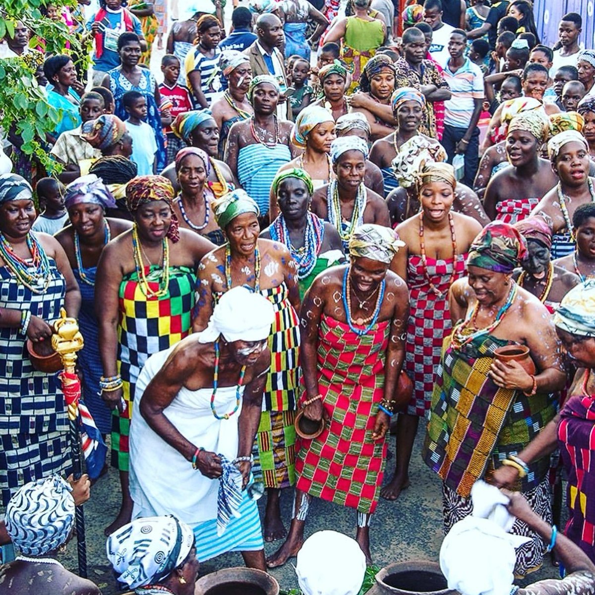 winnersluxury17's tweet photo. Visit Agotime-Kpetoe to witness their Kente festival and other activities
Maidens of Agotime fetching water as part of their festival
#winnersluxury17@gmail.com
#Agotimefestival
#Tourism
#EPUC https://t.co/YZN2yeQQOq