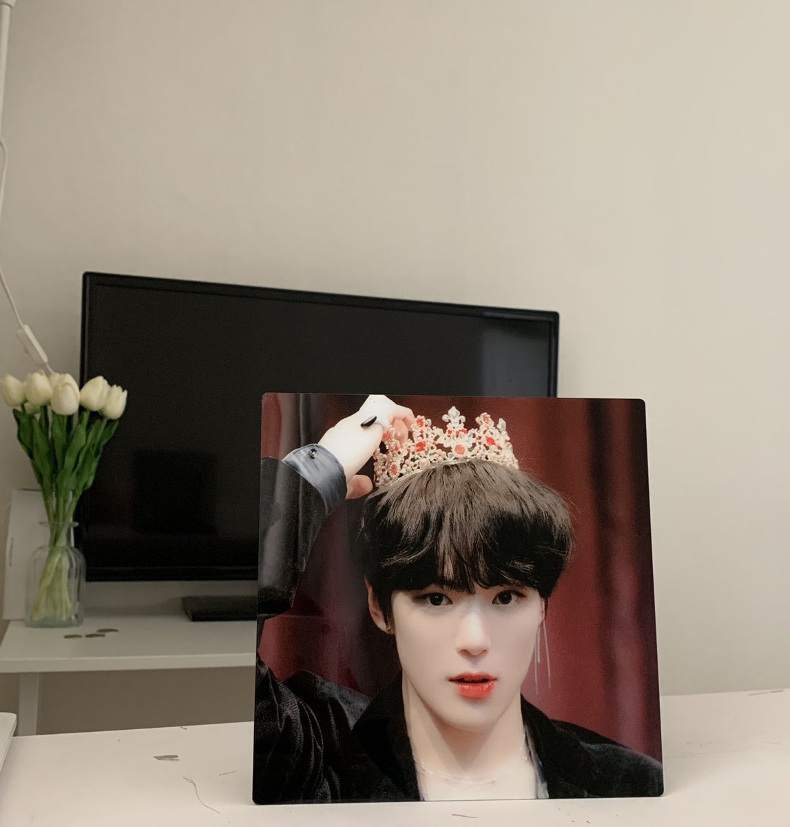 chaeiwi's tweet photo. ∧＿∧ 
（｡･ω･｡)つ━☆・*。
⊂　　 ノ 　　　・゜
　しーＪ　　　°。+ * 。
　　　　　　　　　.・゜
　　　　　　　　　゜｡ﾟﾟ･｡･ﾟﾟ。
　　　　　　　　　　ﾟ。　 　｡ﾟ
　　　　　　　　　　　ﾟ･｡･ﾟ
내 방에 공주가 살아요 .∗̥✩⁺˚♡
@OrdinaryReasons https://t.co/y7POh0RtFj